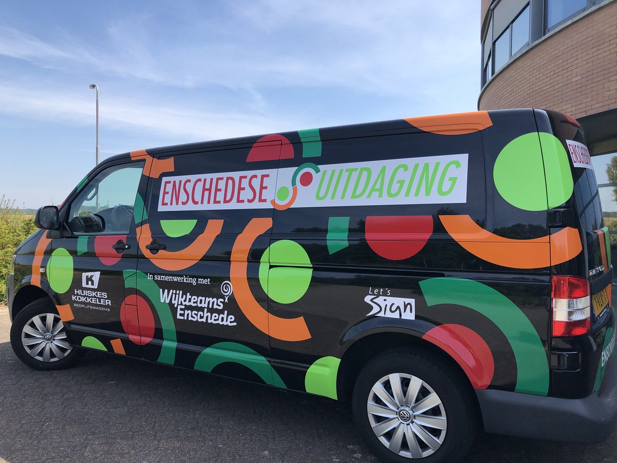 moniquebeernink's tweet photo. Vandaag onze nieuw bestickerde bus opgehaald, dankzij een super gaaf ontwerp door #digidee en de bestickering door #letssign en kijk eens hoe cool de bus geworden is? Dit soort dingen lukt dankzij een goede samenwerking, het gunnen en het tonen van maatschappelijke betrokkenheid! https://t.co/cHbzRAjsDA