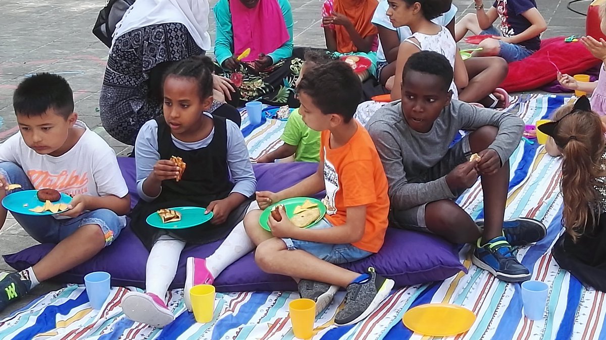 obsdelta's tweet photo. Hoe speciaal een school kan zijn. De ouders hebben voor alle kinderen (en teamleden) een maaltijd bereid!! https://t.co/dYpCbdIIh9