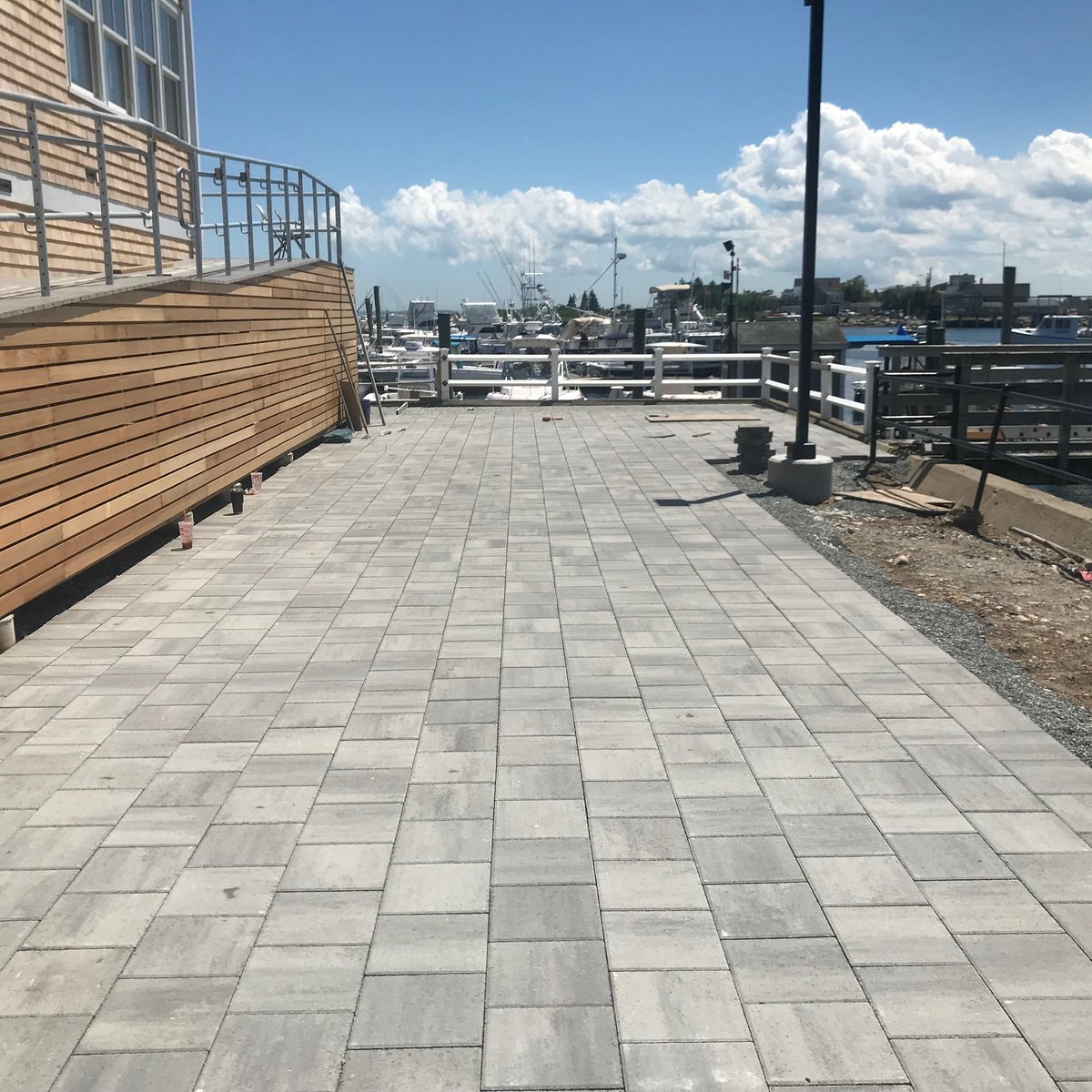 balbonimulch's tweet image. Check out this Beautiful install done by G &amp;amp; R Construction! This walkway was made out of Pavestone&apos;s City Stone 12 X 12 in Granite Blend! Shout out to G &amp;amp; R Construction, Awesome Job! 

#Pavestone #TeamBalboni #TakeItOutside