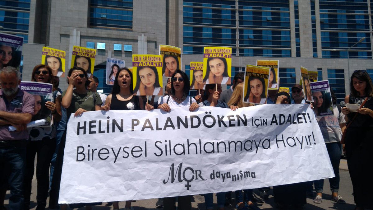 DayanismaMor's tweet photo. Helin Palandöken için Adalet!
Bireysel silahlanmaya hayır!
Bugün Helin Palandöke için erkek adalet değil gerçek adalet talebiyle yanyana geldik. Kadın ölümlerini normalleştirmesine izin vermeyeceğiz.
Kadın cinayetleri politiktir! https://t.co/FNEGbztRcQ