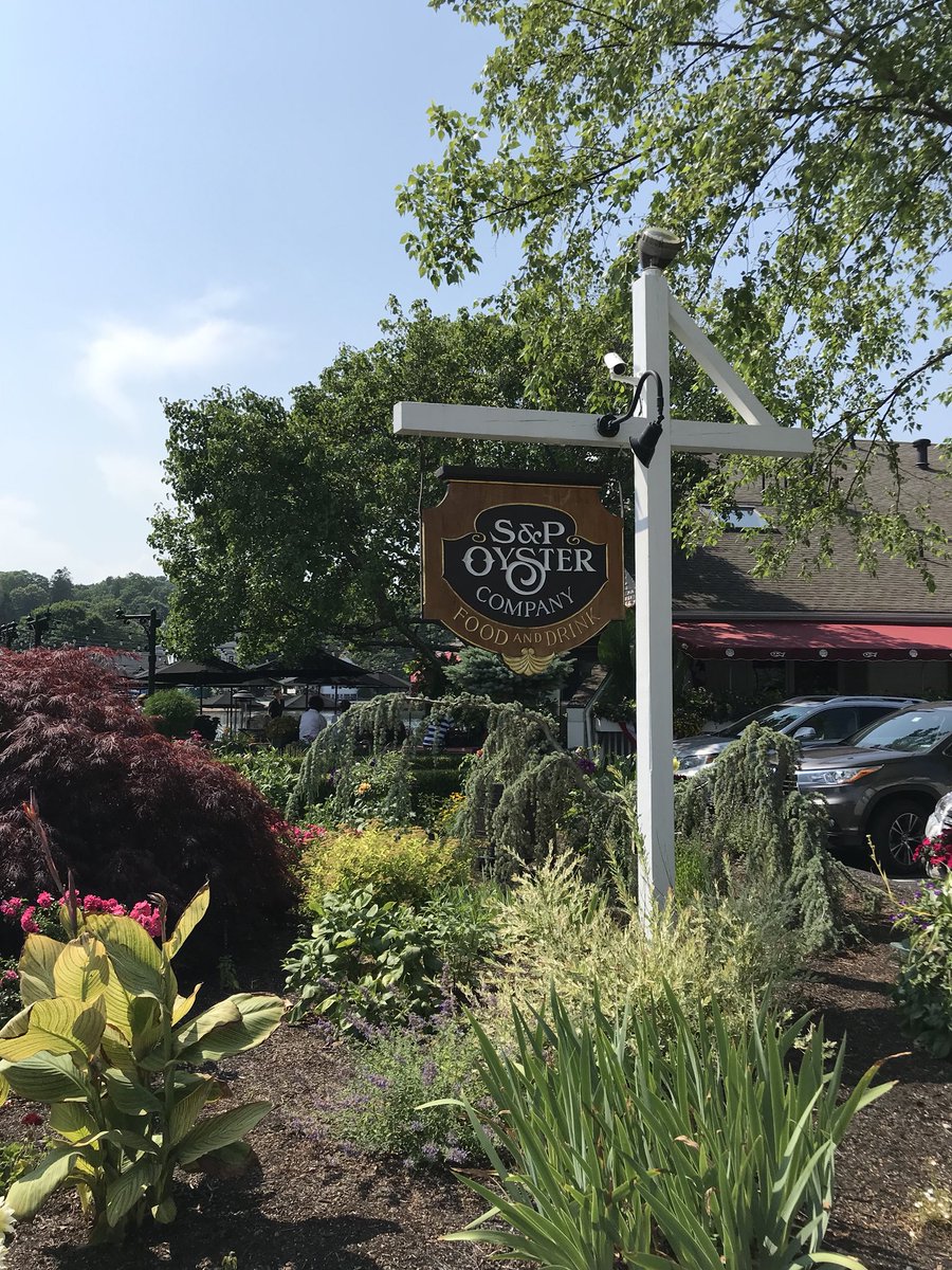 ne_seafoodjourn's tweet photo. Yesterday during our visit to Mystic we didn’t get a chance to stop by @SPOysterCo or #red36 but they were both in packed with happy diners! We hope to visit later this summer! #seafood #newengland #visitct #summer https://t.co/meY3CdnHHl