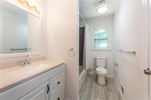 MichelleRemaxNJ's tweet photo. Location Location! Take a look at this renovated ranch in desirable Brunswick Acres in South Brunswick - https://t.co/Qapm7ZYv11 #REMAX #REMAXHUSTLE #REMAXDIAMOND #MICHELLERIZZO #NJHOMESFORSALE #SOUTHBRUNSWICK https://t.co/t9l2tFBZIr