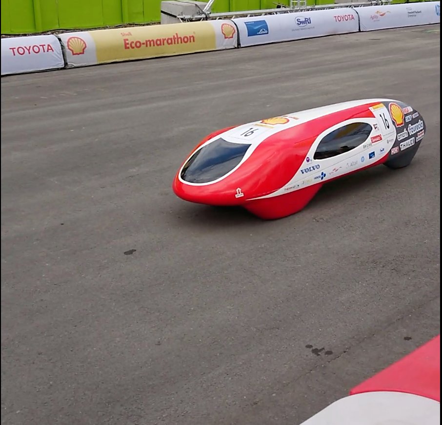 Un proto qui valide son contrôle technique c'est bien, mais un proto qui roule c'est mieux.
Premiers tours de piste réussis au <a href="/shell_ecomar/">Shell Eco-marathon</a> pour notre Icare 😍
#SEM18  #road2SEM #OnRoule