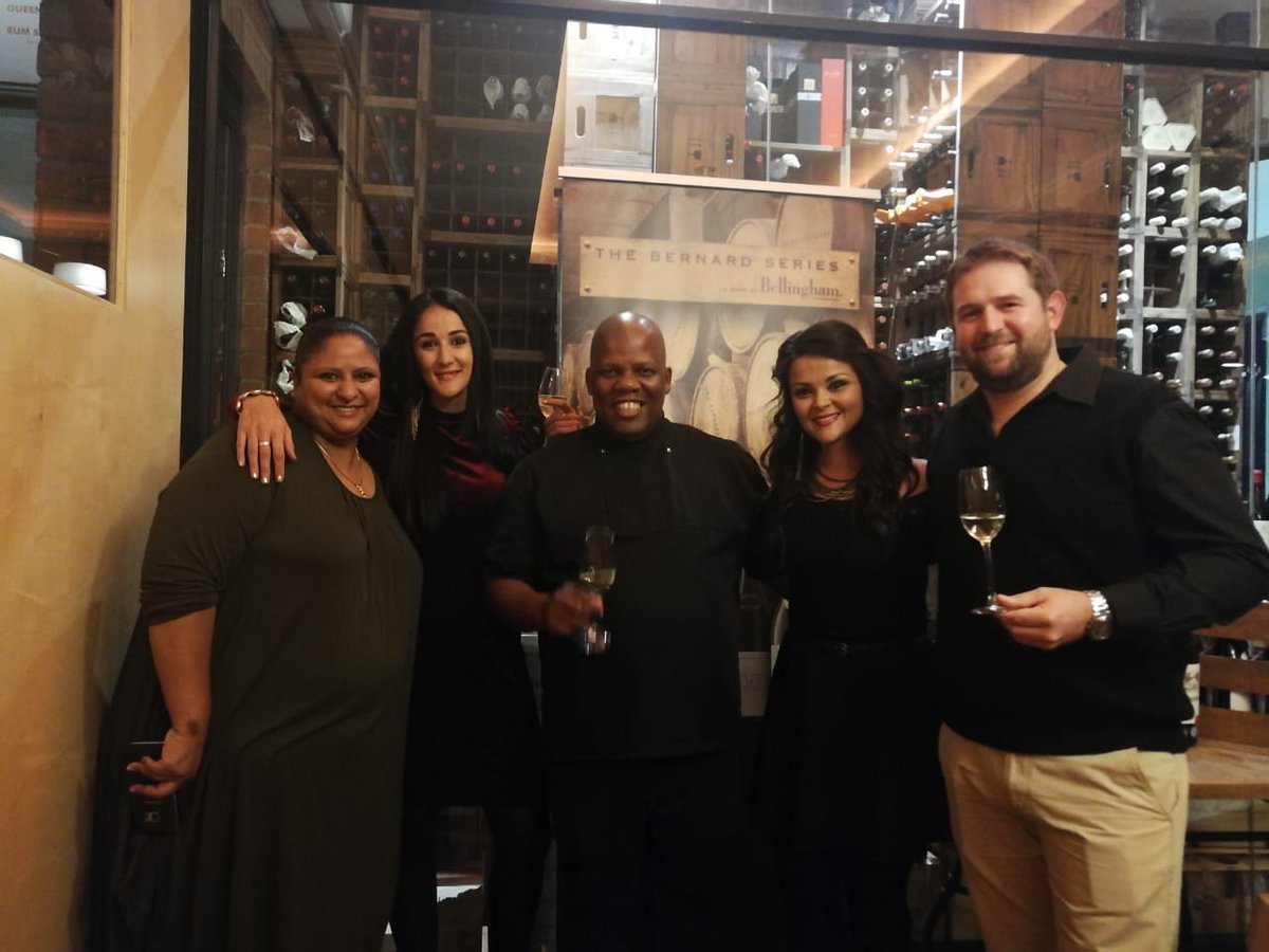 Bellinghamwines's tweet photo. It's a rocking evening @CafeDelSol1 with winemaker Richard Duckitt and Chef Jonathan Duiker #discoverbellingham #bernardseries https://t.co/5cqSTi4U7R