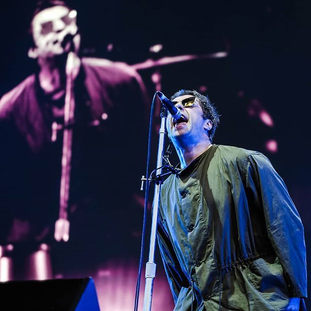 Oh go on then, have another!!! Heres a more iconic pose from the man. Haha. I photographed Liam. Haha. That's mental!

#liamgallagher #oasis #isleofwightfestival #iow50 #isleofWight #instamusic  #patchchordnews #rocknroll #musicphotography #htbarp #audio… ift.tt/2NtnHi1