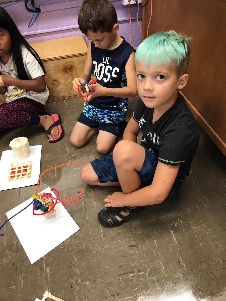 mm_ramsey's tweet image. Magnificent inventions going on today @PershingSPS elementary #spsexplore with @MsHeatherEw