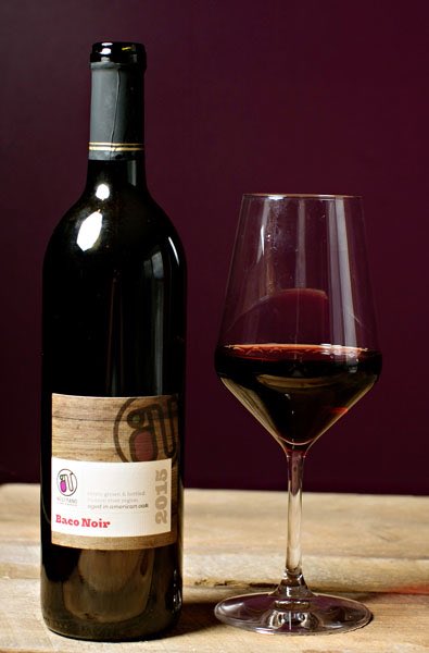 twitandrewking's tweet photo. So when you’re enjoying that glass of Baco Noir, remember it’s ancestry derived from the common “ditch grapes” you see around here...#ottwine https://t.co/RNWdLnksEb