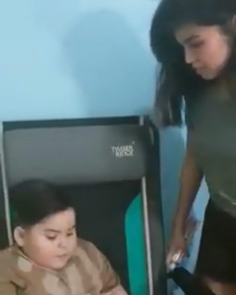 jingkookie13's tweet photo. May sakit si Mama She kay si Bes Laura muna ang bahala kay Duwen-ding. ππππ Ang sweet at caring talaga ni Menggay. π
πΈ iambaebybaste | IG
#BasDub
#ALDUB155thWeeksary https://t.co/ILj8uDXUIy
