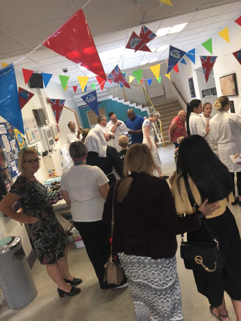 MDentalHospital's tweet photo. Busy, busy 😀 #nhs70 #udhm https://t.co/tCGUFjTSET