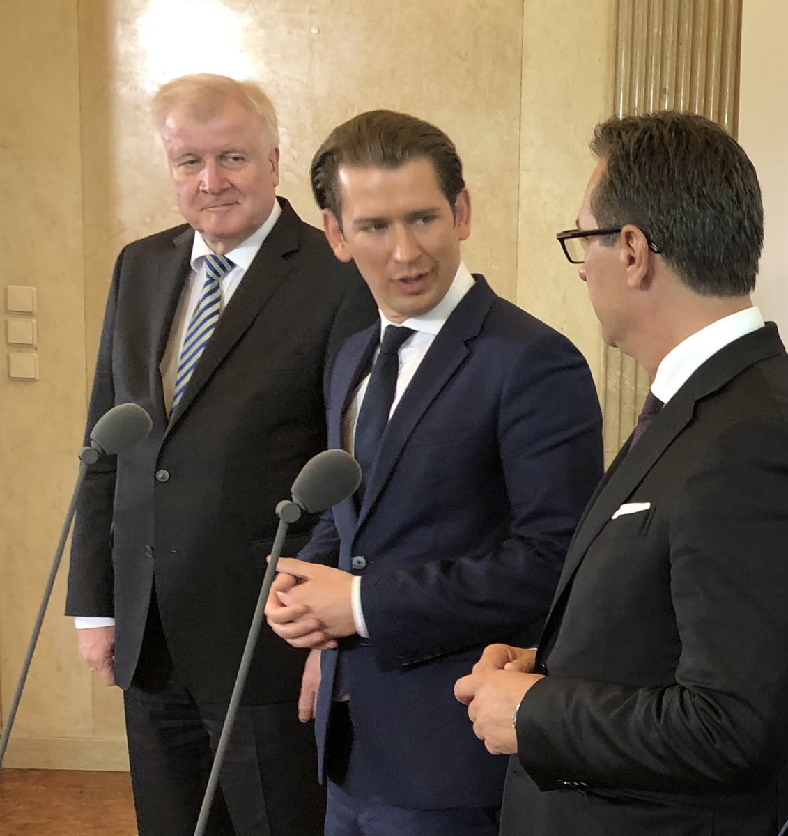 Dirk Hoeren tweet media