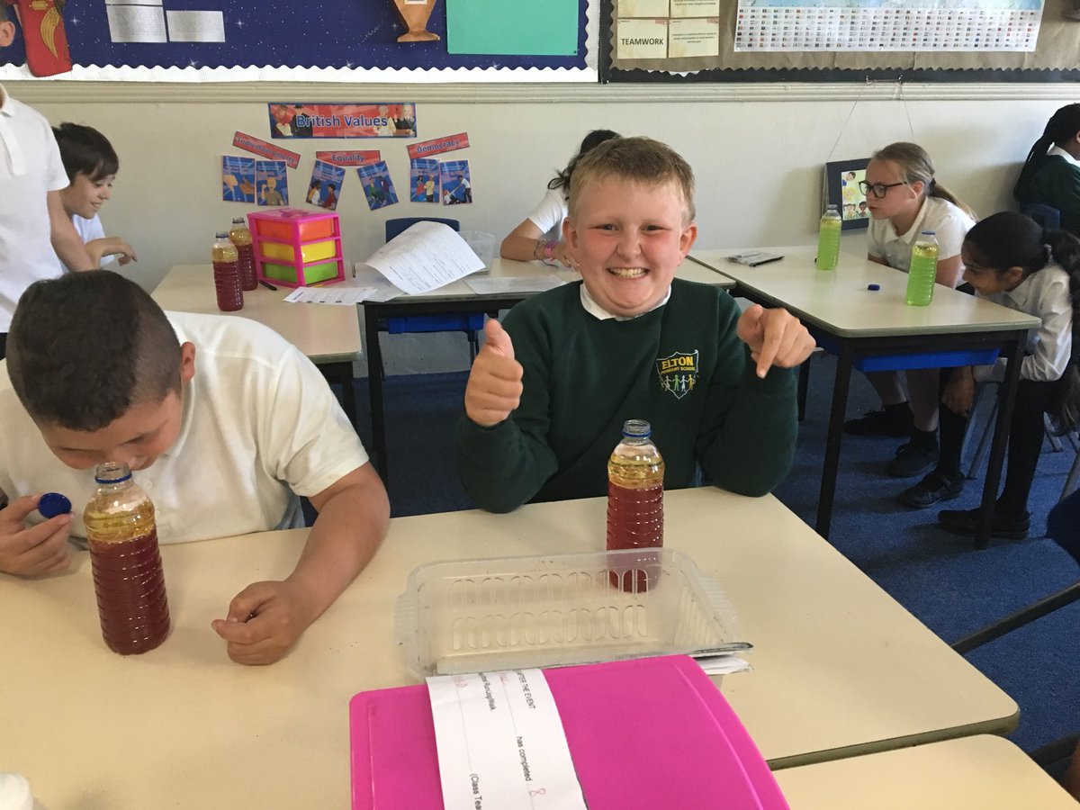 SConcannon4's tweet photo. Lots of excitement in class caused by Dragon’s Drool! #scienceday #year6 @LeahDavies89 @Rachel1Pars @EPSElton https://t.co/vpEL6EIoPS
