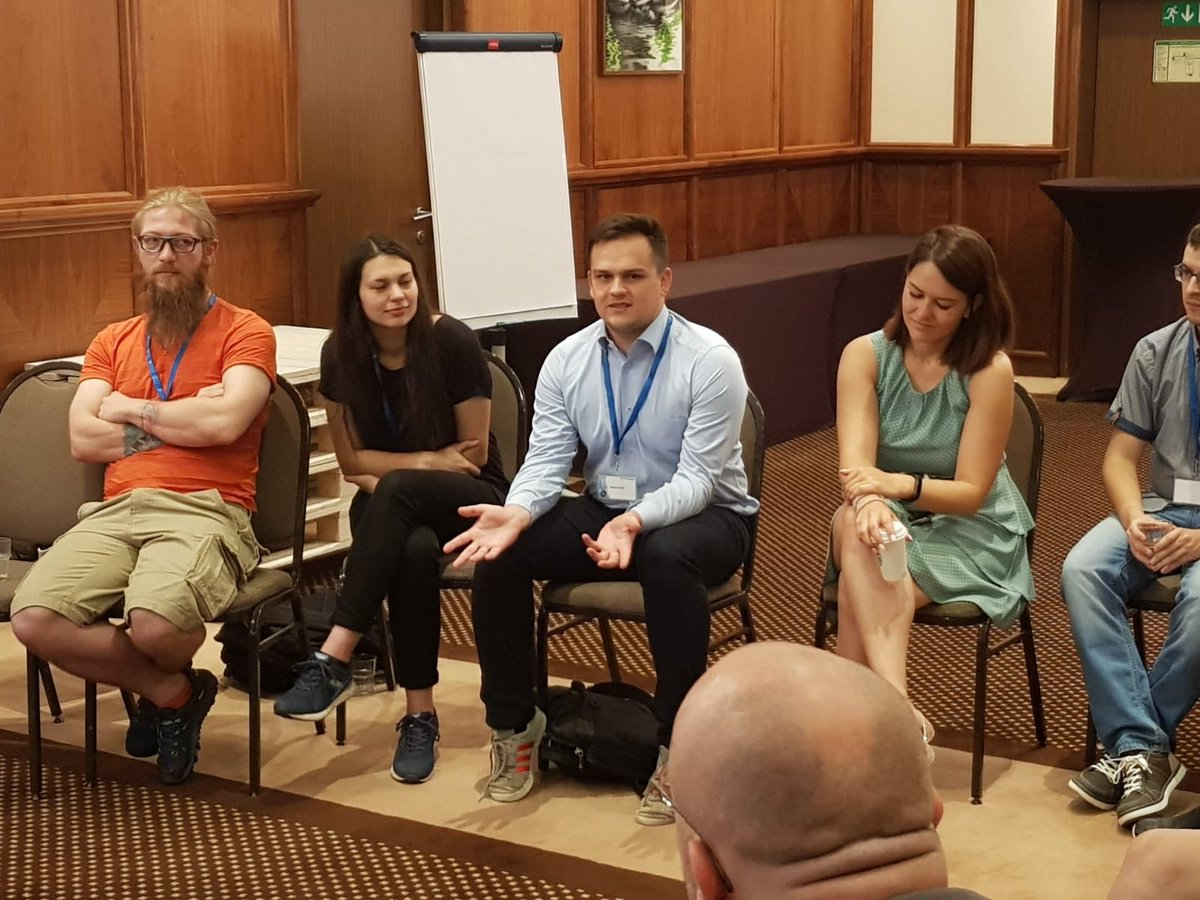 Data scientists are sharing their stories during the career planning session. #DataSciece #RStats #MachineLearning #DataScientist #BigData #Statistics <a href="/whyRconf/">whyR</a>