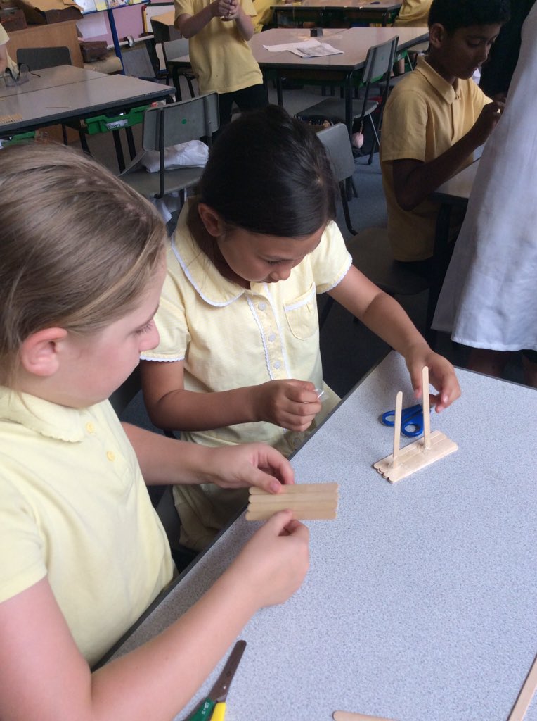 AttleboroughPri's tweet photo. 4B bridge construction- which will hold the most weight? https://t.co/B10LtLNqh8
