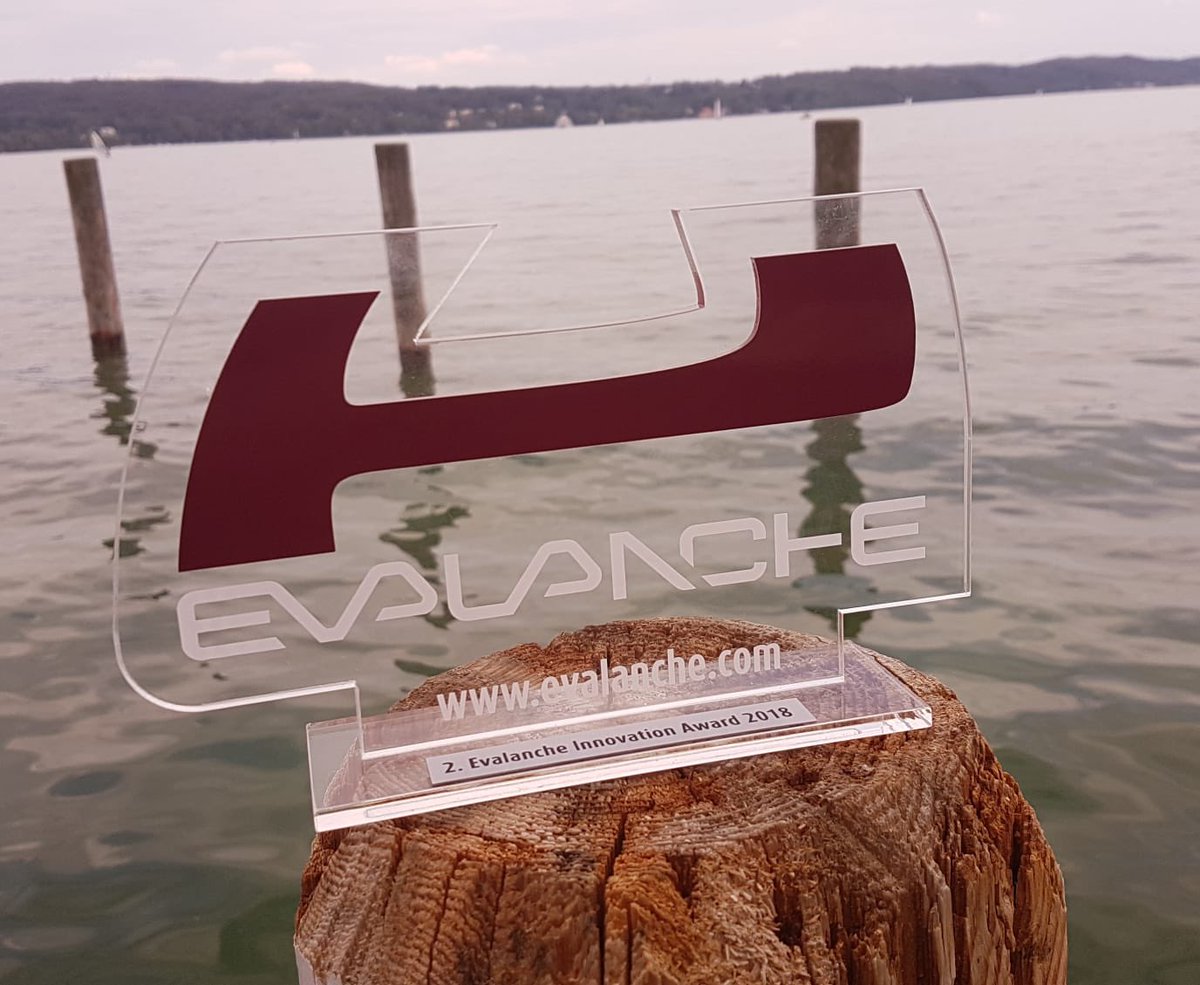 goodanddigital's tweet photo. Bäm! Wir, #MariniSystems, haben den Evalanche Innovation Award im Bereich Technologie gewonnen. 😎 Besten Dank @EVALANCHE für die beiden sehr coolen Tage in Starnberg - #EvalancheUserDay und #EvalanchePartnerDay! Grüße auch an @ParkSieben, @snapADDY and cu soon 🤘 https://t.co/fa9tWVHQY3