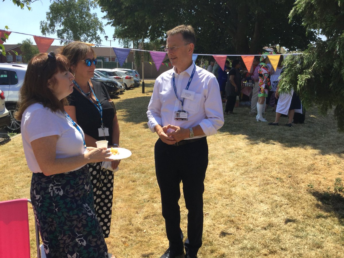 Traceysheridan2's tweet photo. @nhsswft #NHS70 our non exec listening to life behind the front line with our senior administrators. #awelloiledmachine keeping everything going. https://t.co/VMOxxDW1Ld