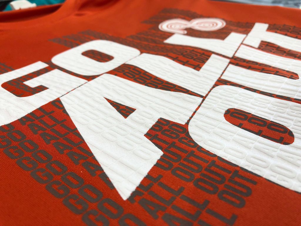 AllOutGraphics_'s tweet image. What do you think about this #puffink?
👉#Tag someone who needs a shirt designed with puff paint!