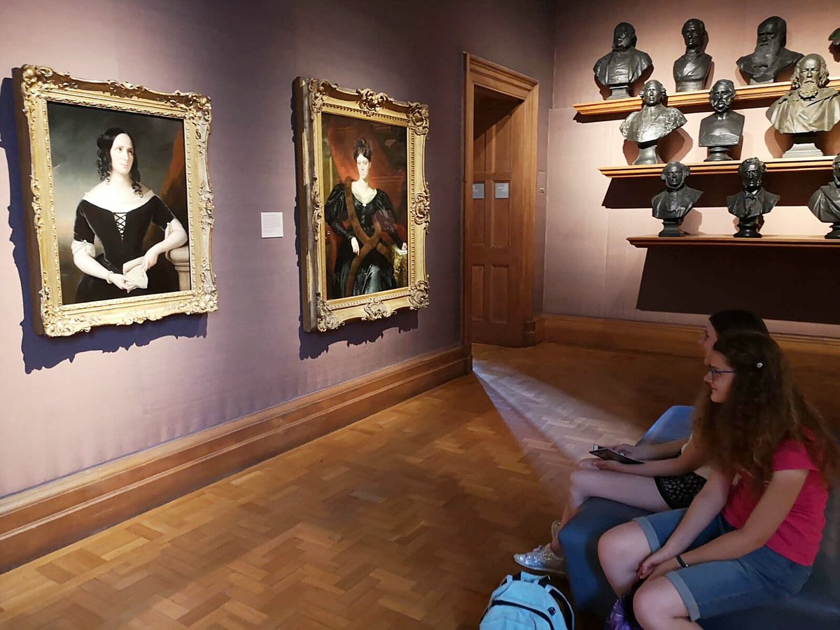 BryntirionART's tweet photo. GCSE Artists taking in the contemporary art which London has to offer! @tate @nationalportraitgallery #TeamArt https://t.co/HKu5SdYZTJ