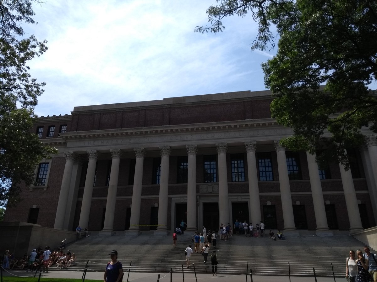wanderlanderr's tweet image. New place of work for 6 months, Widener Library Harvard University! @HarvardLibrary #thankgod4aircon