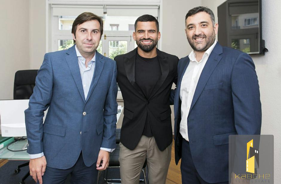 KabcheRE's tweet photo. En @KabcheLasherasConsulting y #KabcheRealEstate recibimos a uno de nuestros clientes predilectos, el gran capitán de la @SeleVinotinto 🇻🇪 y jugador del @torinofc 🇮🇹; a quien le prestamos nuestra mejor asesoría para que invierta de la mejor manera en ñ #España 🇪🇸. https://t.co/b0Urhm1LGM