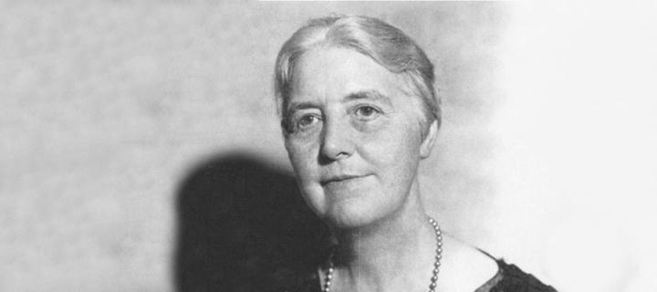 School of Social & Political Science Edinburgh (@uoessps) on Twitter photo QUIZ: Chrystal Macmillan (1872 - 1937) was the <a href="/EdinburghUni/">The University of Edinburgh</a> 's first female science graduate, but also a pioneering feminist and human rights advocate. You can now test your knowledge of this extraordinary woman through a fun, ten-question quiz > edin.ac/2tWGV7T QUIZ: Chrystal Macmillan (1872 - 1937) was the <a href="/EdinburghUni/">The University of Edinburgh</a> 's first female science graduate, but also a pioneering feminist and human rights advocate. You can now test your knowledge of this extraordinary woman through a fun, ten-question quiz > edin.ac/2tWGV7T