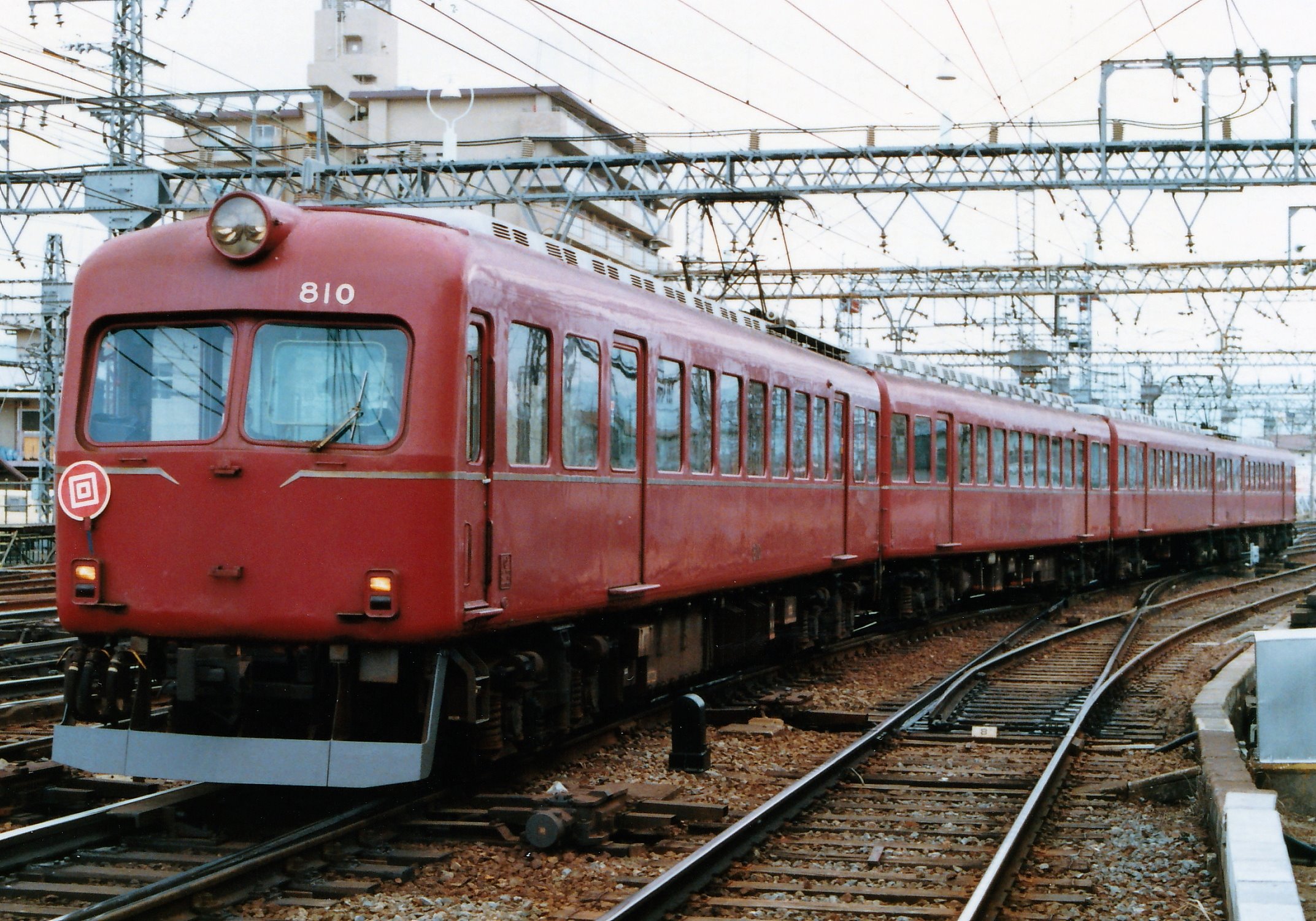 تويتر 泉州ライナー على تويتر 近鉄奈良線の元特急用車両800系 車体はスイスのメーカーとの技術提携により製造されたため 側面窓にヨーロッパの鉄道車両の雰囲気が感じられますね この頃は生駒線や田原本線で活躍していましたが 後に伊賀線へと転じていきました