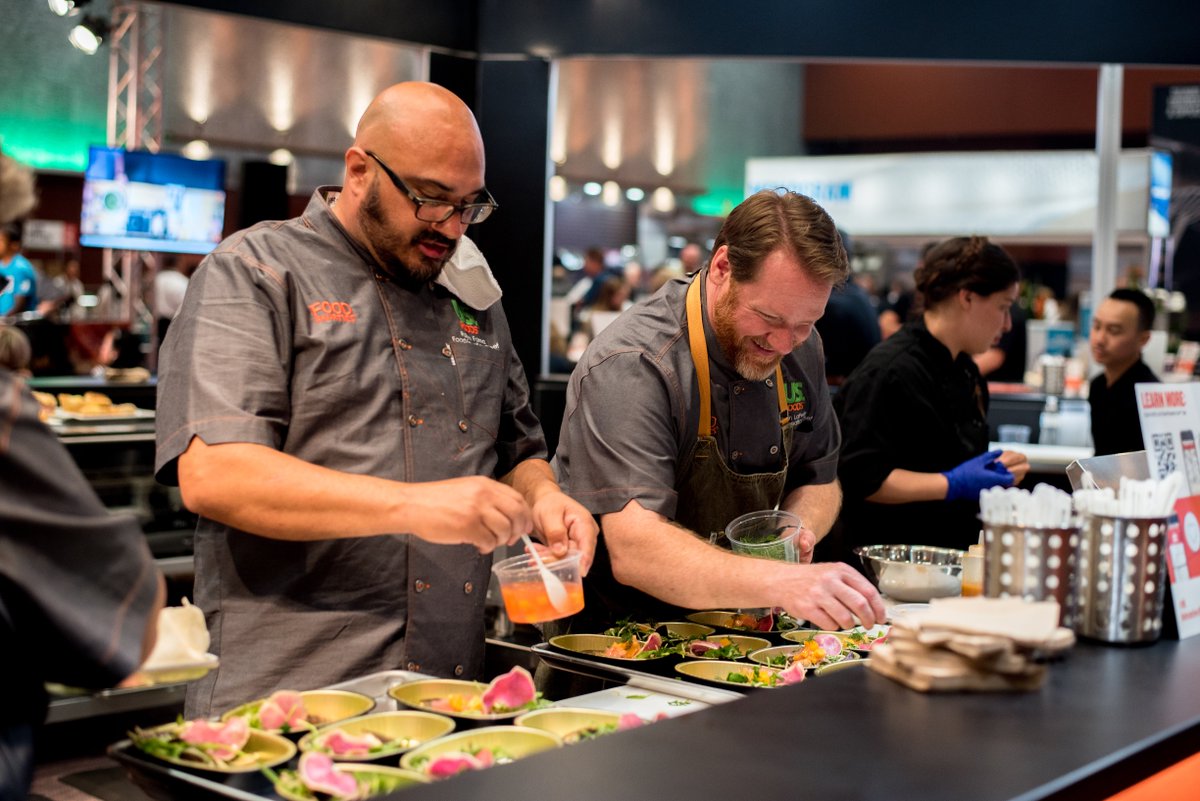 USFoods's tweet photo. #STL area chefs & operators, join us on 7/31 for #FoodFanLIVE! Get demos, business tips & industry trends. Reigster here for FREE: https://t.co/B2IMbcWNuc https://t.co/KXEdNgHZrD