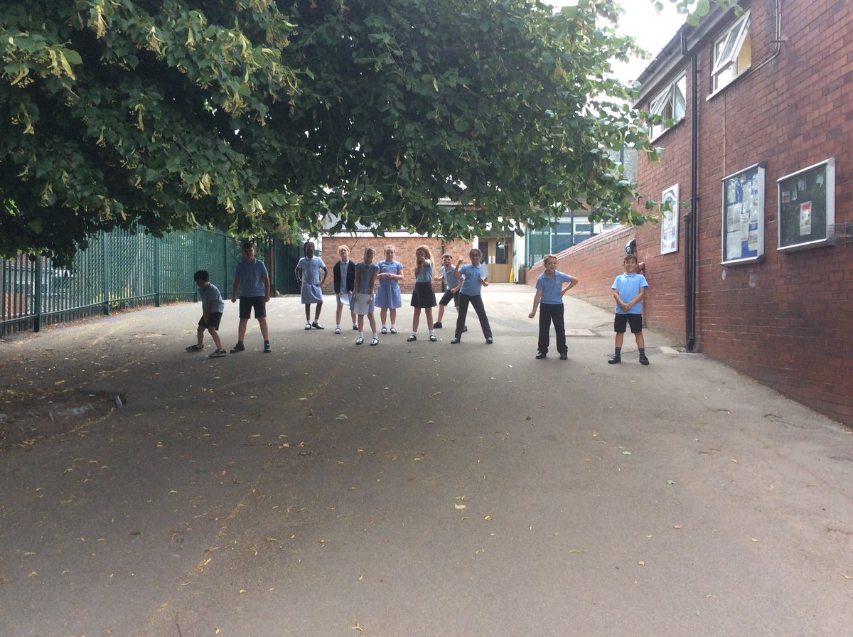 IPMATGawthorpe's tweet photo. Re-creating the battle formations from the battle of Hastings. The Normans were victorious! #GCAyear4 #GCAhistory #GCAbritishvalues https://t.co/4l23xljurW