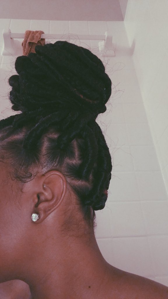 Dior S Tweet Dyamyne Dior 18 Year Old Hair Stylist Baton