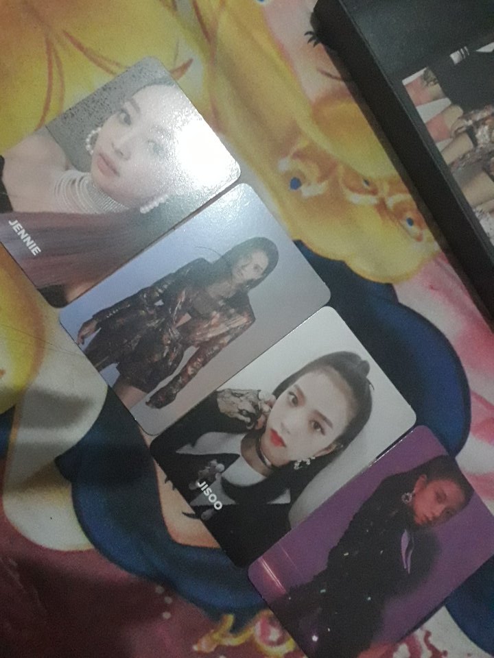 423ssi's tweet photo. [RT pls] WTT ALL JISOOS TO JENNIE/LISA. DOMISILI BOGOR. 
💖 Jisoo's random photocard pink ver ▶️ Jennie/Lisa photocard pink ver
🖤 Jisoo's random photocard &amp; random selfie photocard black ver ▶️ Jennie/Lisa  photocard &amp; selfie photocard black ver. Mention aja. @BLACKPINKtrade https://t.co/TwH5IuJWrj