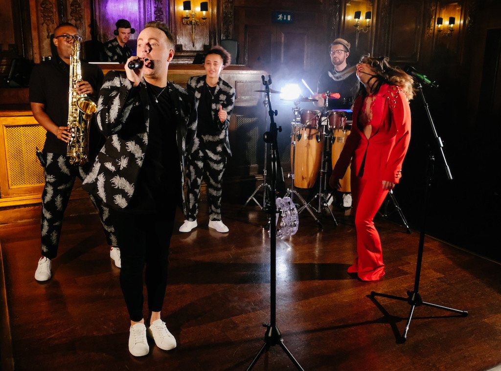 Know any fab people who want to join a fresh, new entertainment agency? With international experience and super fun and energetic team members, Evenses is coming to the UK! You can email us at info@evenses.co.uk or visit our website evenses.co.uk to find out more! 🎉🎉