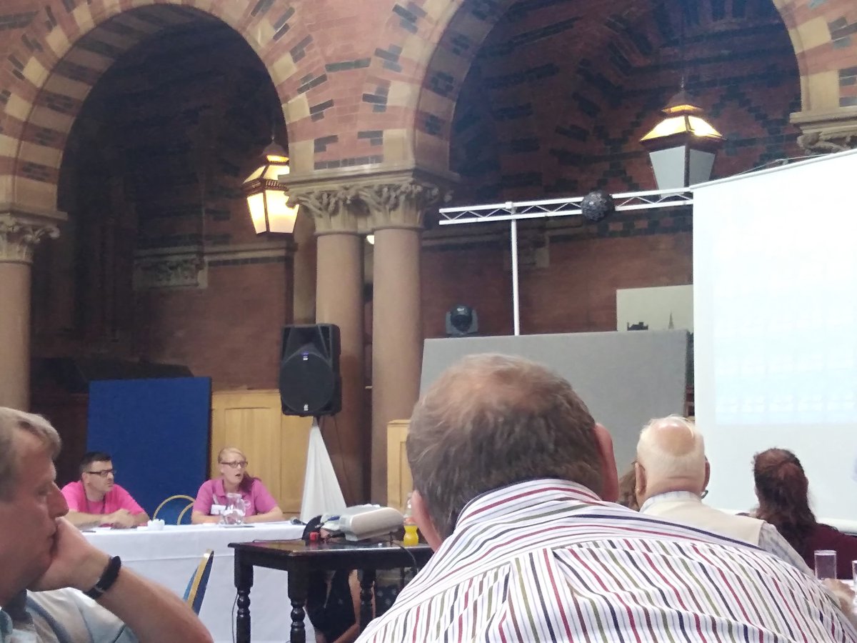 GouldthorpeAlan's tweet image. #TeamBungalow @emtpf #NetworkingForum @kelhamHall @CarolineTwilley answering the questions