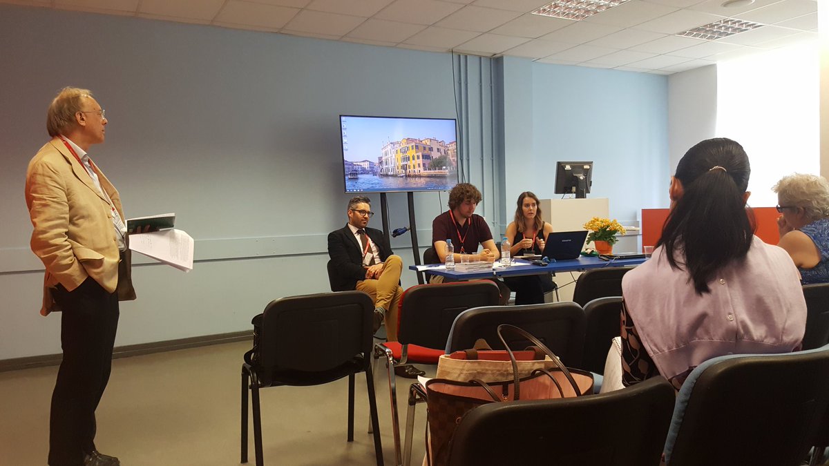medieval_muse's tweet photo. #MonashMassive presents, #MonashMassive listens. Seriously, we're pretty much all here. It's like a Friday @MonashCMRS in the northern hemisphere. #s1737 #IMC2018 https://t.co/BhiN3V8FWR