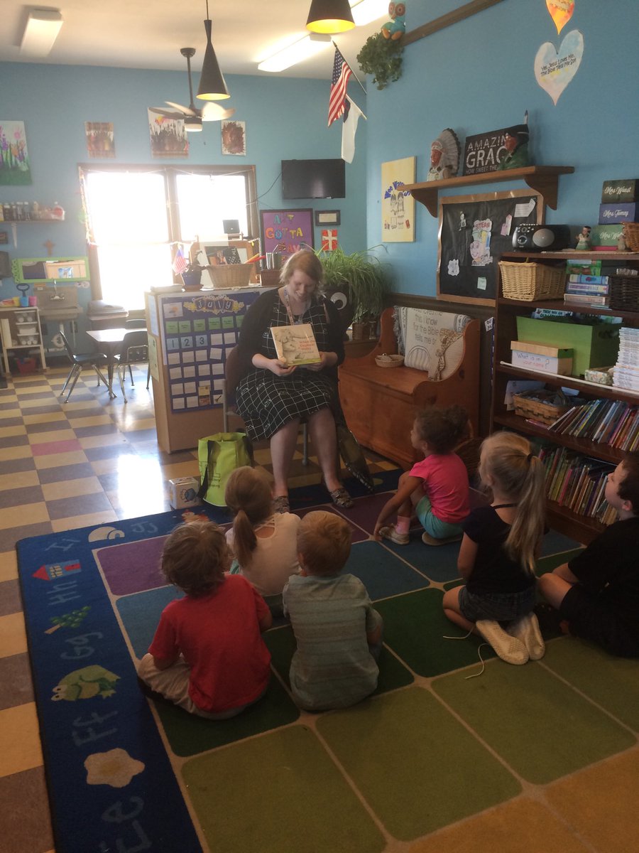 CenterWee's tweet image. Thank you to the Johnson County Public  Library for our “Story Time Visit!”
#we love to read #JCPL
