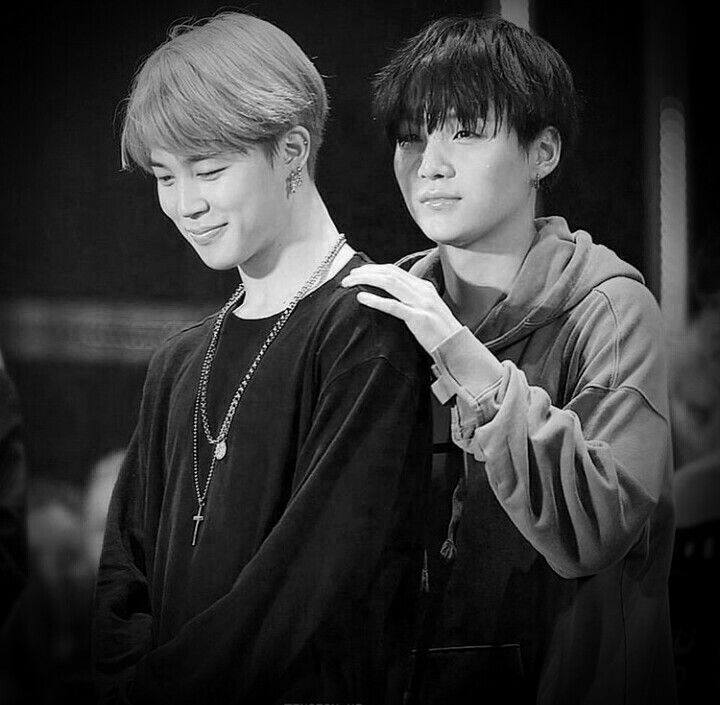 Чимин и юнги. Юнмины bts. Бтс yoonmin. Чимин и юнги. Юмины bts.