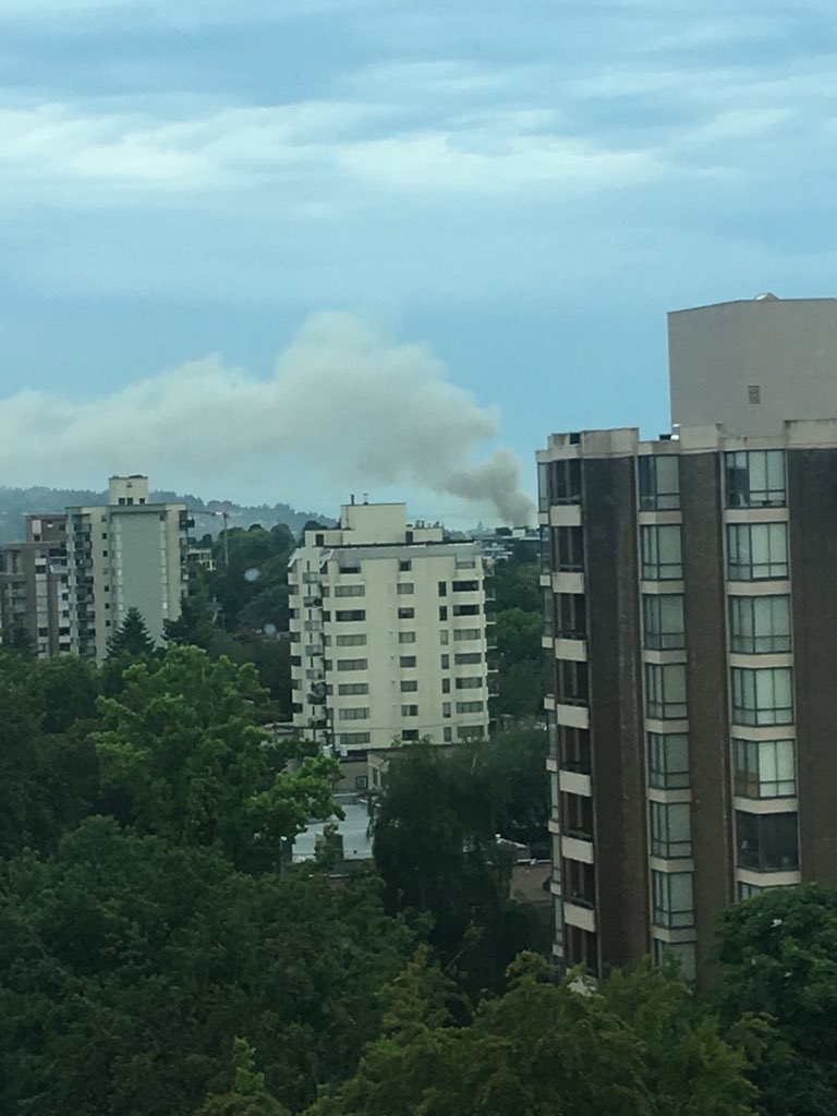 imadelocal's tweet photo. @CTVSarah @VanFireRescue Looks worse ☹️ view from South Granville https://t.co/mGQZdRABap