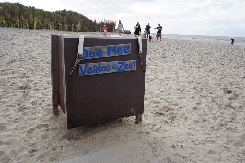 NederlandSchoon's tweet photo. Ouddorp aan zee, in de gemeente Goeree-Overflakkee, is het Schoonste Strand van Nederland 2018! Geniet van een mooie zomer, iedereen! #strandverkiezingen #supporterschoon https://t.co/rMVqu6h9lR