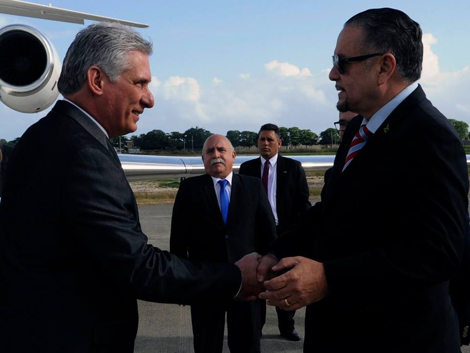 Díaz - Canel a su arribo a Jamaica