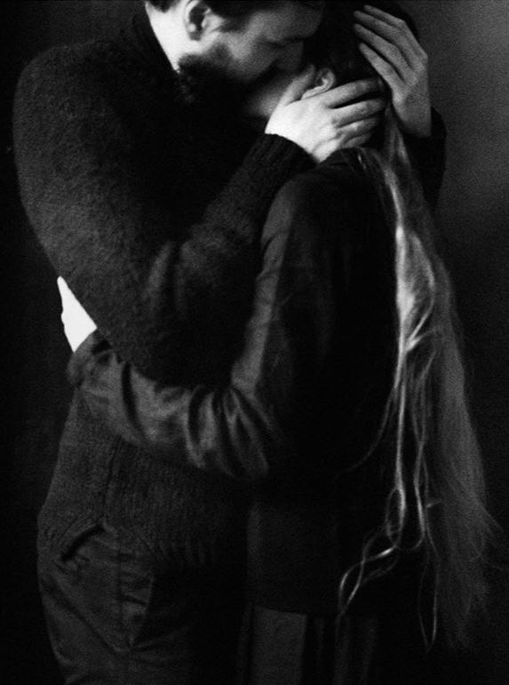 flos______'s tweet image. که از خودم که تویی، کجا فرار کنم...