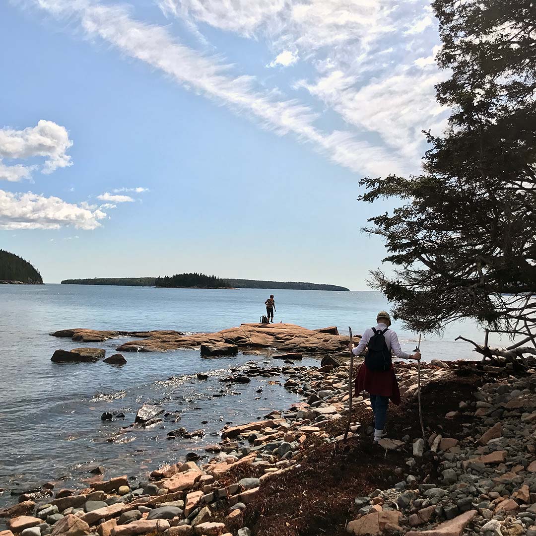 MCHT_org's tweet photo. Stave Island preserve is just 0.3 miles from the town of Gouldsboro. You can land on the eastern side of the island, set up camp, and venture west where you'll find pebble beaches, rocky bluffs, and panoramic views of Acadia and Frenchman Bay. 

https://t.co/ay1COzWCjC https://t.co/GdfpdfKXiU