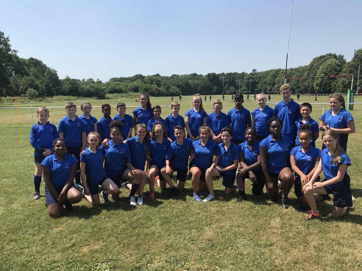 BOLHSrugby's tweet photo. A great afternoon with our mixed girls and boys novice festival @FRFCMiniJuniors thank you to @WhitchurchPE @EasternHrugby @MI_PE_Dept for attending 🎉🏈💪 hopefully #clublinkup #potentialtransfers https://t.co/pmcym8pMVm