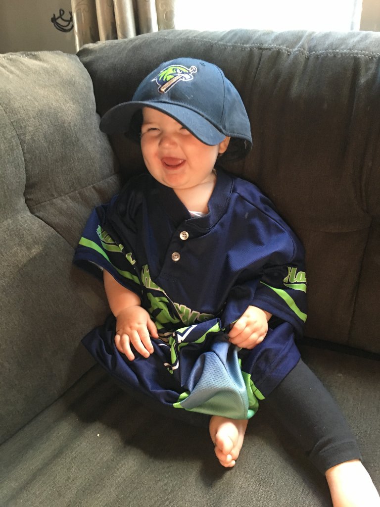 WeyburnSHEHAWKS's tweet photo. Our #weehawkoftheday Spencer swears she'll grow into it!! #weehawk #kawww @rikkimiller15 @Tron_millzy93 https://t.co/csizPLcwo0