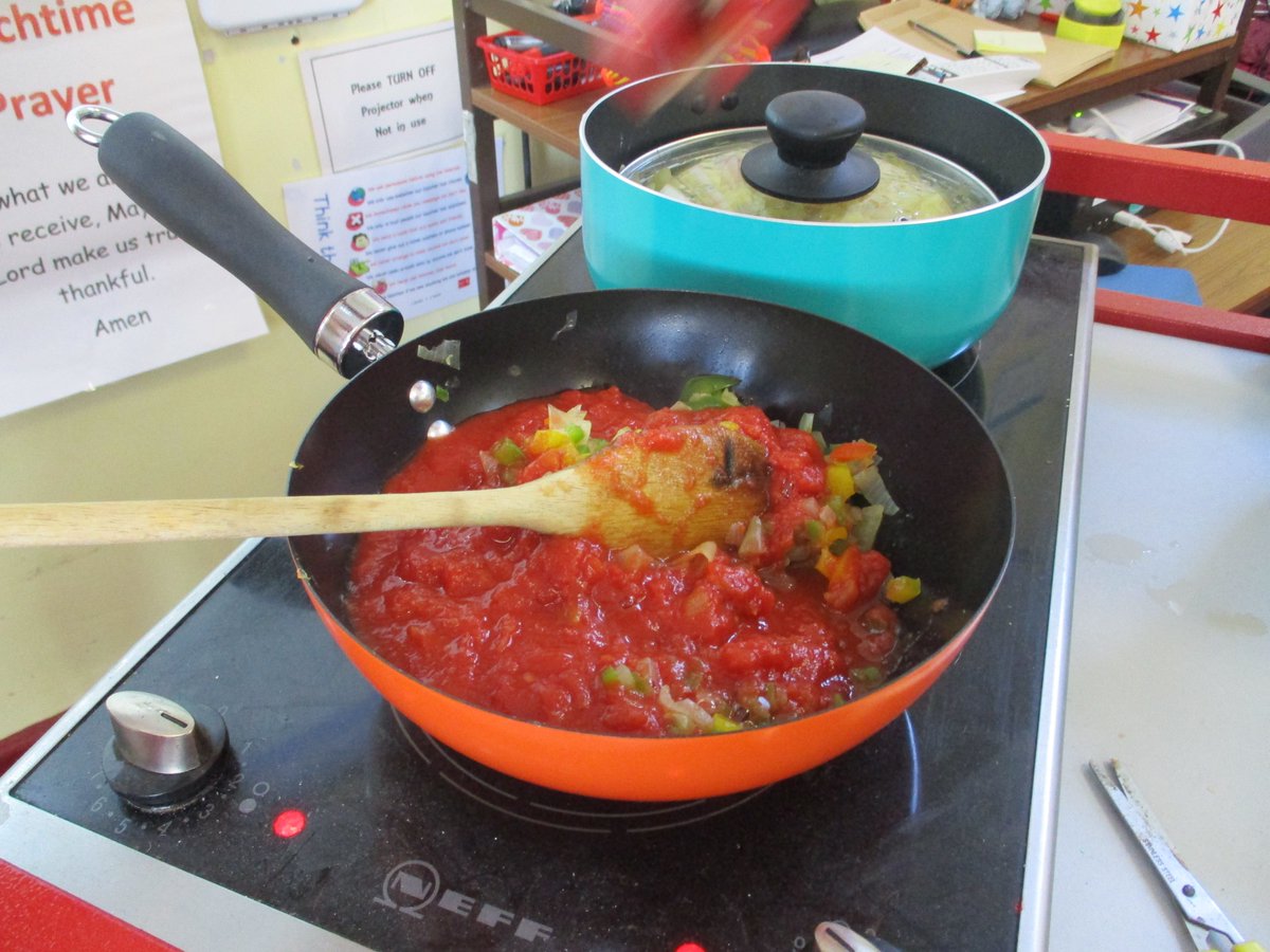 class4stonefold's tweet image. Class 4 adored our pasta tasting session this afternoon.
