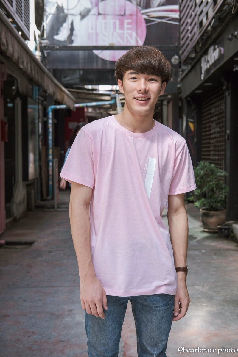 1917Store's tweet photo. เสื้อยืดฬสวยๆ ตอนนี้กำลังมีโปรโมชั่นอยู่นะคะ จาก220บาท เหลือเพียง200บาทเท่านั้น โปรโมชั่นมีแค่3วันนะคะ รีบๆสั่งกันเข้ามาเลยค่าาาาาา #dek61 #teamchula #ทีมจุฬา #Chulacutebay #cufirstdate #cu102 https://t.co/gMeTEqnIV6