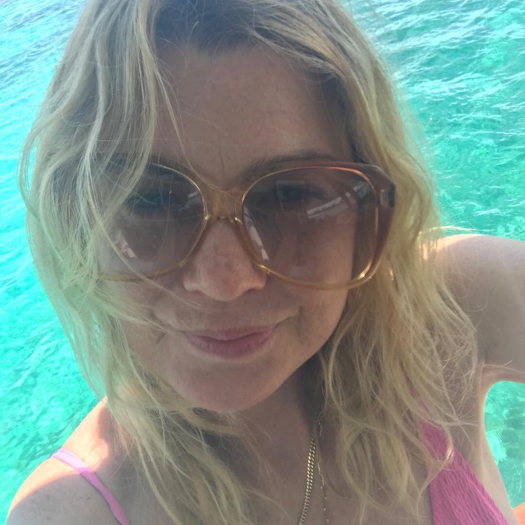Caterina_Online's tweet photo. Ellen looks GREYT as she’s soaking up these last few weeks of hiatus! 😍

@EllenPompeo @GreysABC #GreysAnatomy https://t.co/xfUge87Tos