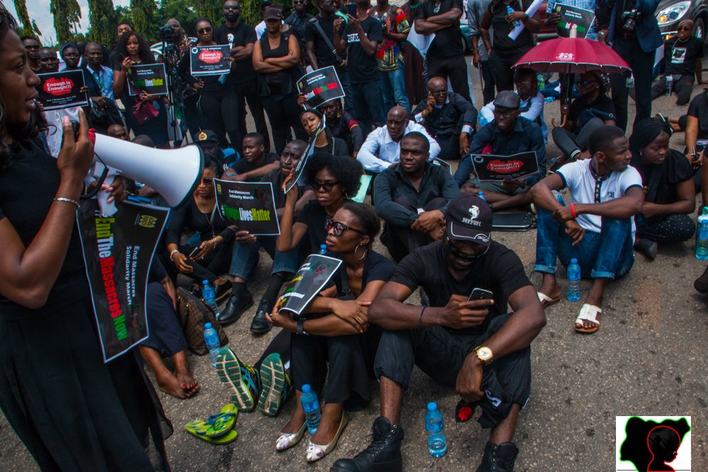 NigeriaMourns's tweet photo. There have been #onetoomanydeaths. We have lost friends, brothers, sisters, and parents including those serving as security agents for our country. We can no longer tolerate in silence this upward trend. Together we march to #EndMassacre #NigeriaMourns #NigerianLivesMatter https://t.co/pOANqcClfg
