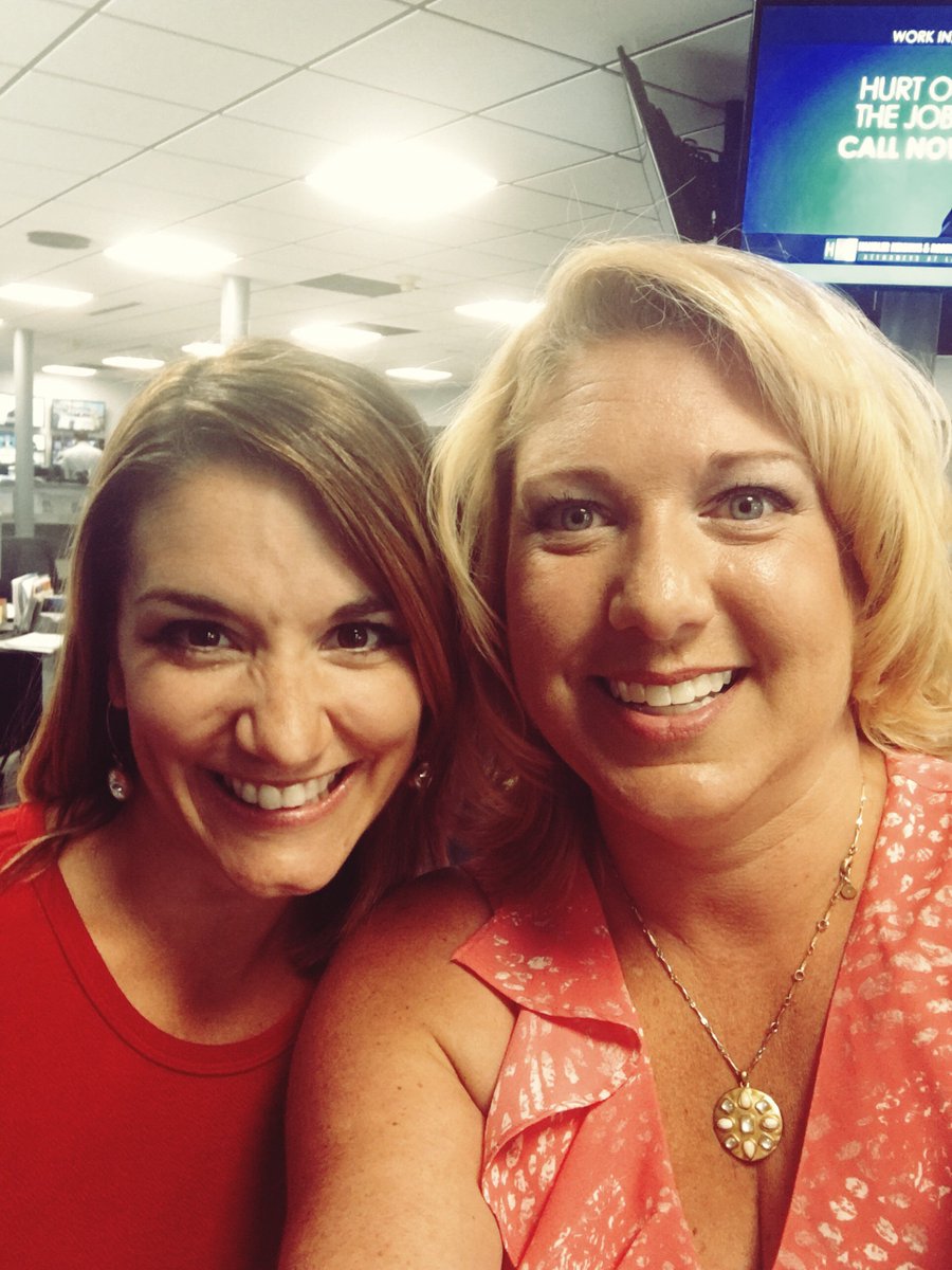 MeredithWGAL's tweet photo. What an honor to work with this amazing woman! Please welcome Shannon Murphy to our @WGAL  #News8 Team! She’s a great journalist, a Blue Ridge Cable alum (like me!), Super Mom of 3 and now ... one of us!! So happy to have you girl! https://t.co/qaE9ivrHJe