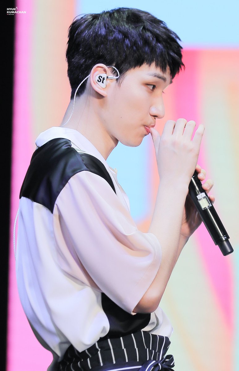 hyuk_kumachan's tweet photo. 180705 여름아이

@HSangHyuk 

냠냠 상효기오빠♥️

#VIXX #빅스
#혁 #한상혁 #상혁 #HYUK
#굿바이마이파더 #하늘
#Good_day #여름아이 https://t.co/csl7gAQUwJ