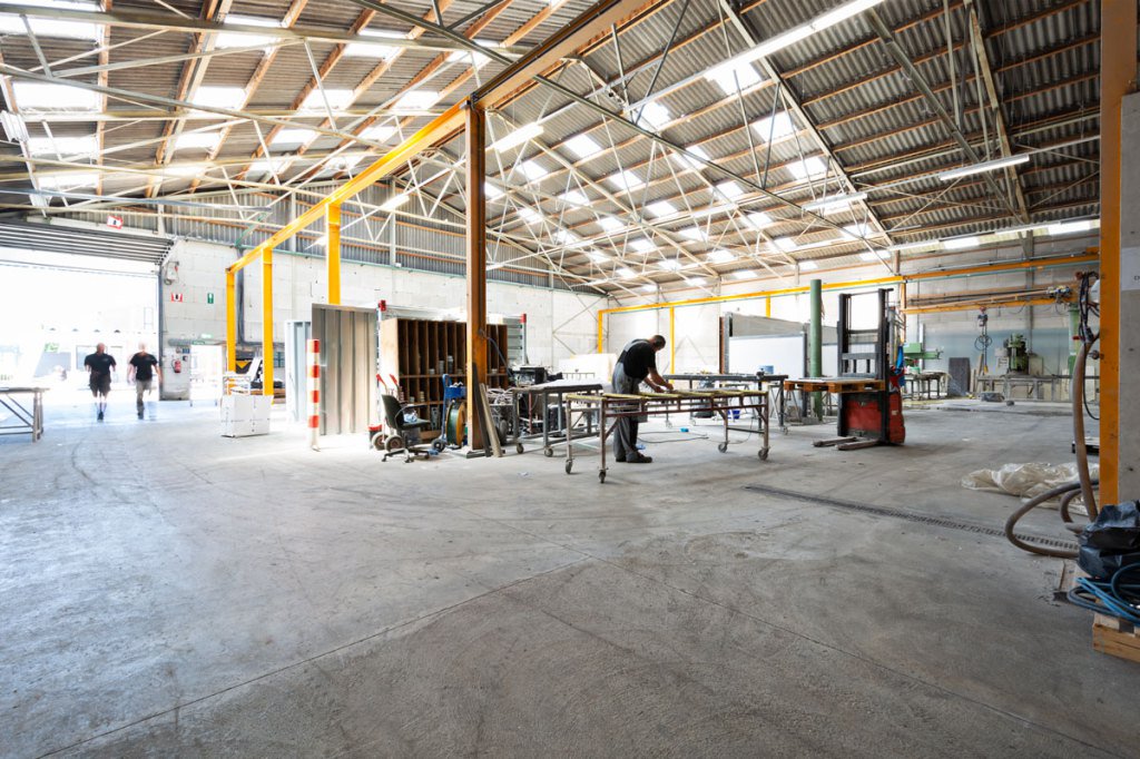 NaturalStoneSNC's tweet photo. Werkplaats van Stone Natural Class wordt vernieuwd. #werkplaats #vakantieplannen https://t.co/6Pvi2DenNa https://t.co/cXdNJt74Rr