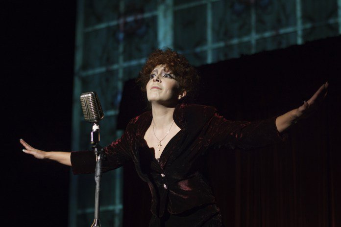 _MADtime's tweet photo. Te invitamos a revivir la historia de la gran Édith Piaf en un musical que te dejará sin aire: sorteamos cinco pases dobles para ver @PiafElMusical en el Teatro Fígaro 👉 [SÍGUENOS+RT] Te lo contamos por aquí:  https://t.co/LAx2iFJvv8 https://t.co/uD5g4zOfKC