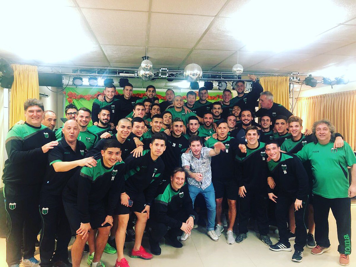 JorgitoValdez's tweet photo. Fin de pretemporada !
Ojalá dios quiera sea un gran año.
#TodosJuntos #Chicago #Matadero 💚🖤💚 https://t.co/u6EMFUEev0